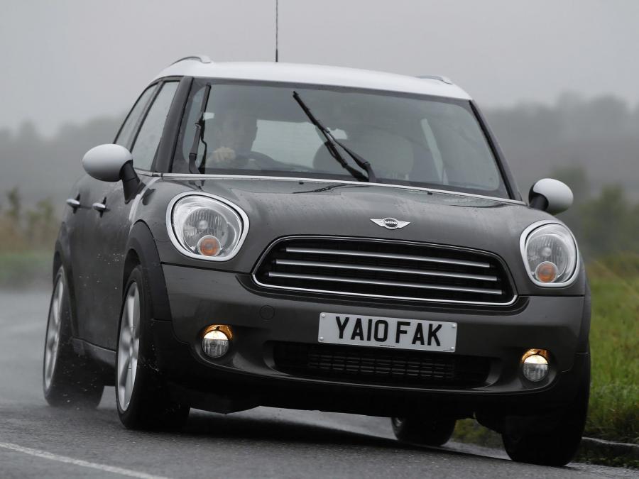 Mini Cooper Countryman D 2010 года  (UK) (фото 14 из 18)